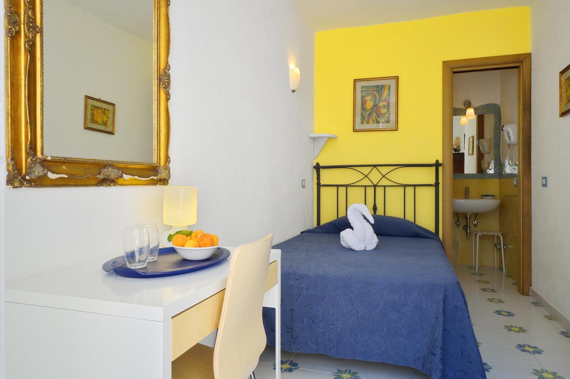 Bnb Le Isole Forio di Ischia Szoba fotó